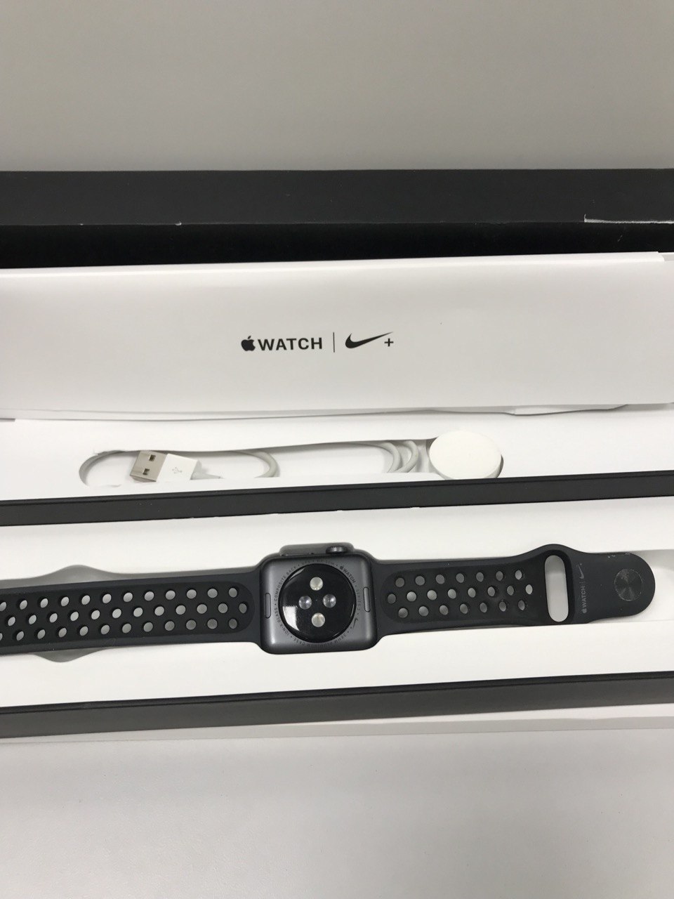 Купить б/у Apple Watch 3s 42mm Nike-1