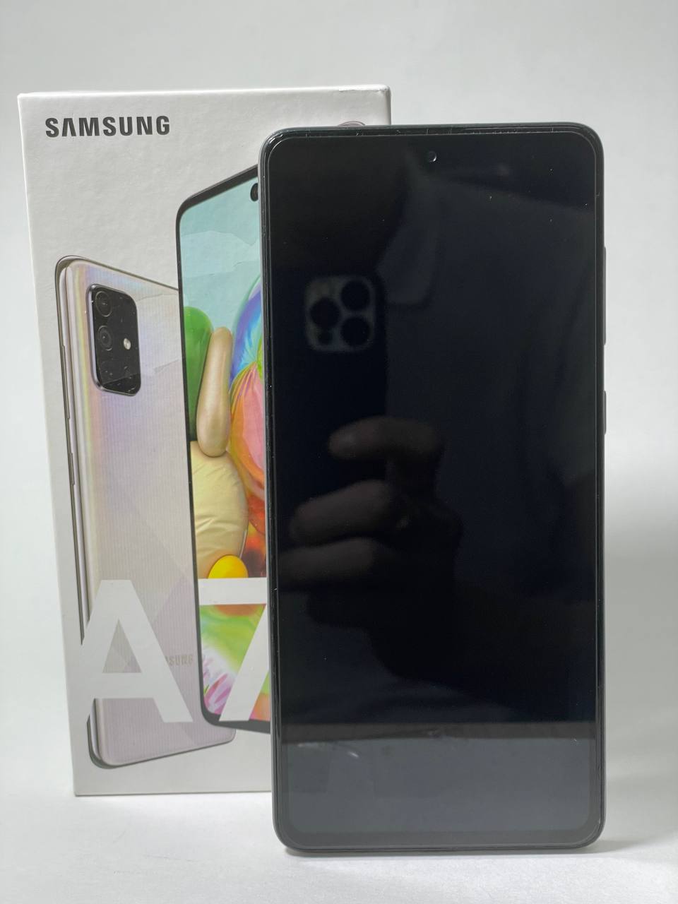 Купить б/у Samsung Galaxy A71 128Gb-1