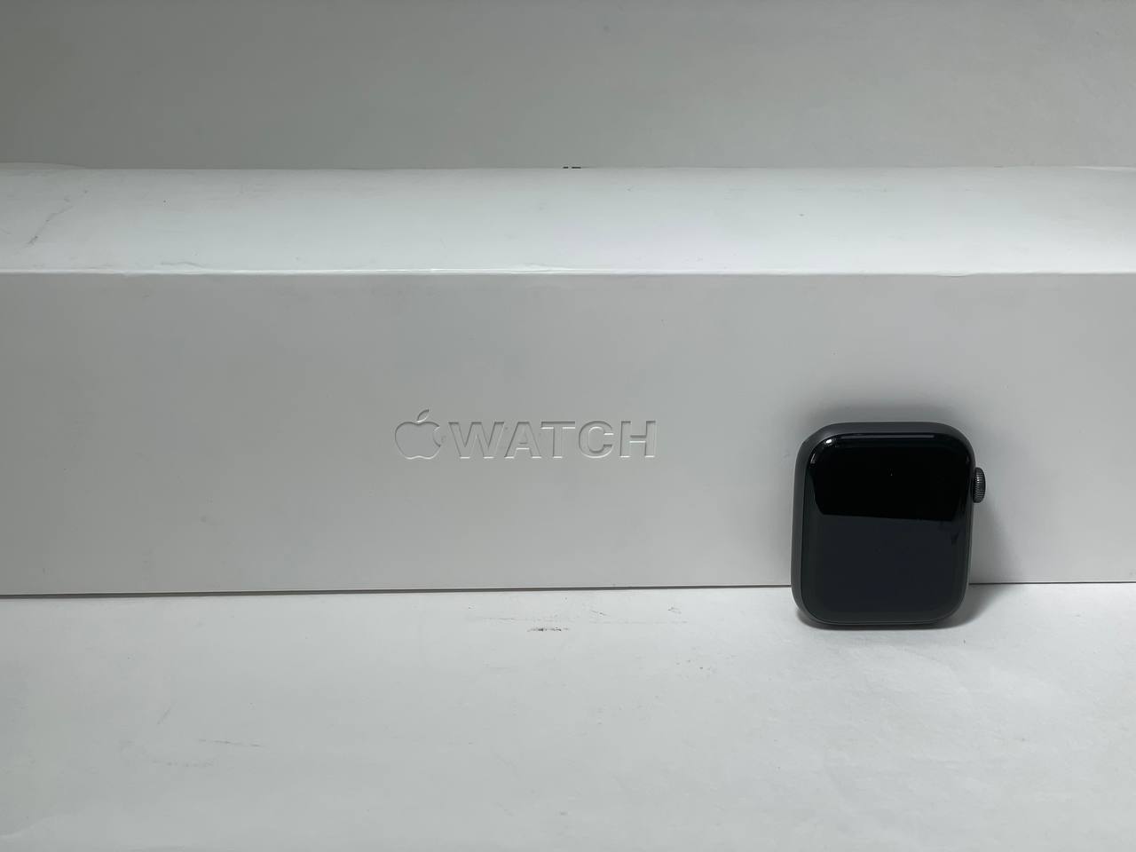 Купить б/у Apple Watch Series 5 40mm-0