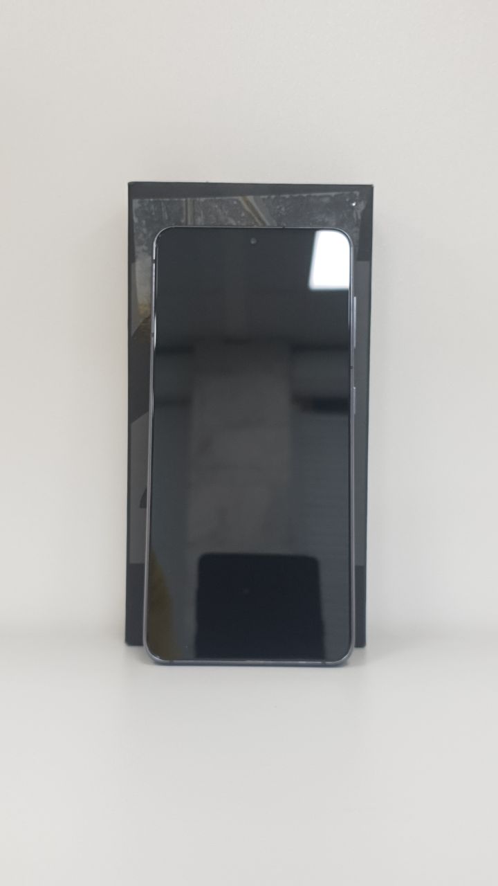 Купить б/у Samsung S21-0