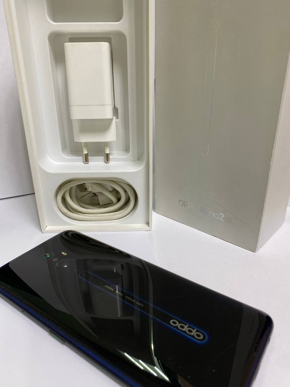 Купить б/у OPPO Reno2 Z-3