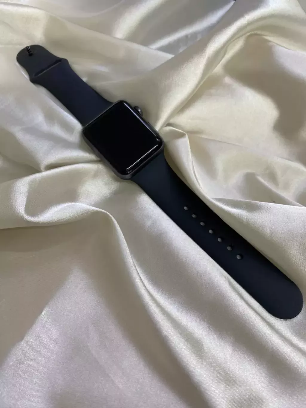 Купить б/у Продам Apple Watch Series 3 42 mm-0