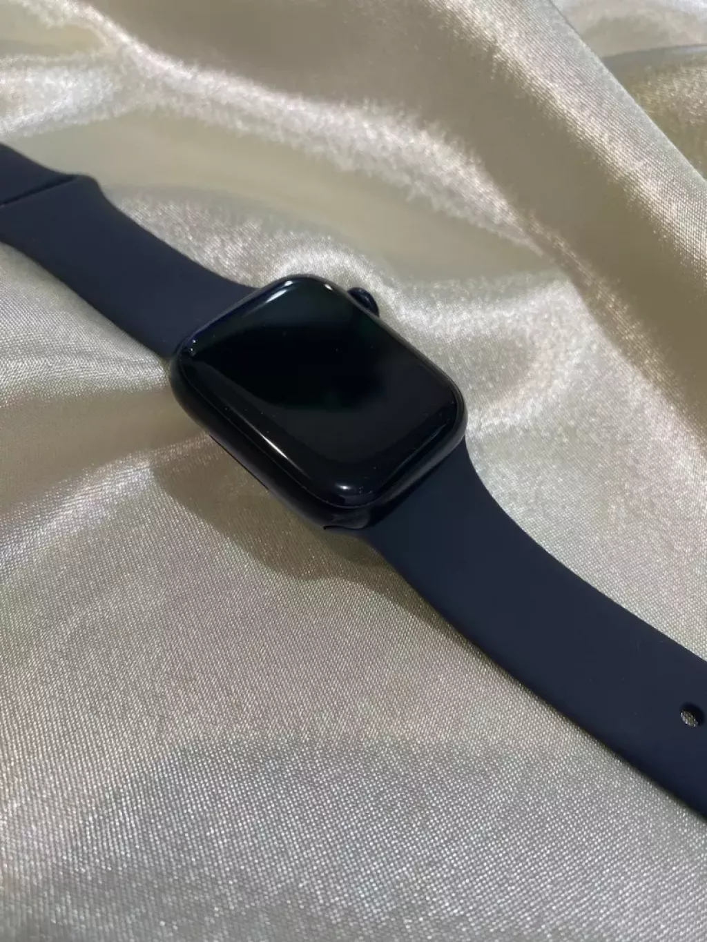 Купить б/у Продам Apple Watch Series 7 41 mm-0