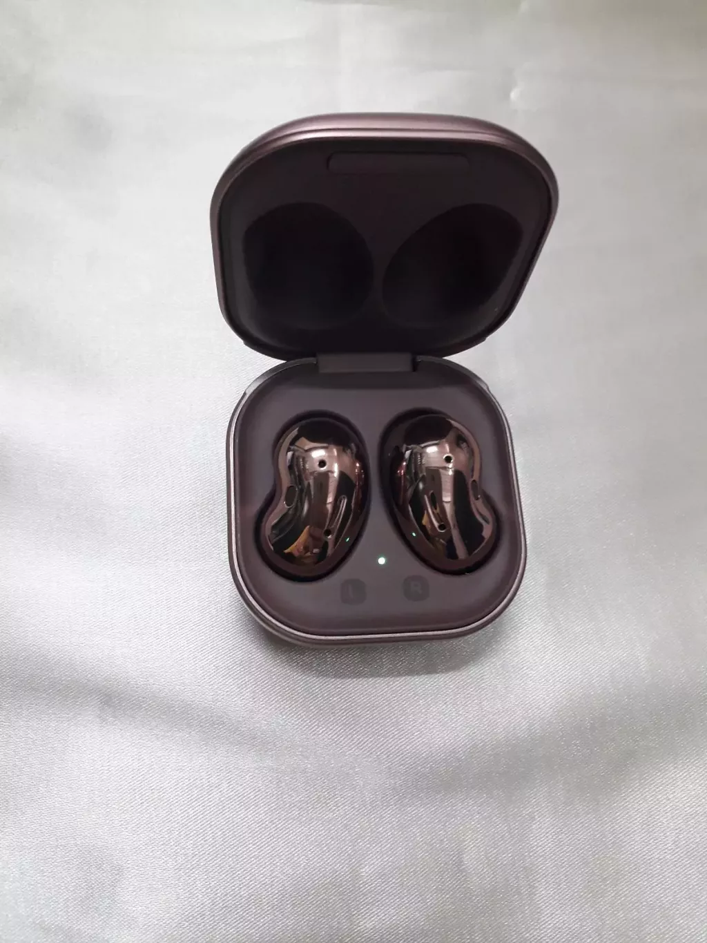 Купить б/у Продам наушники Samsung Galaxy Buds Live-2