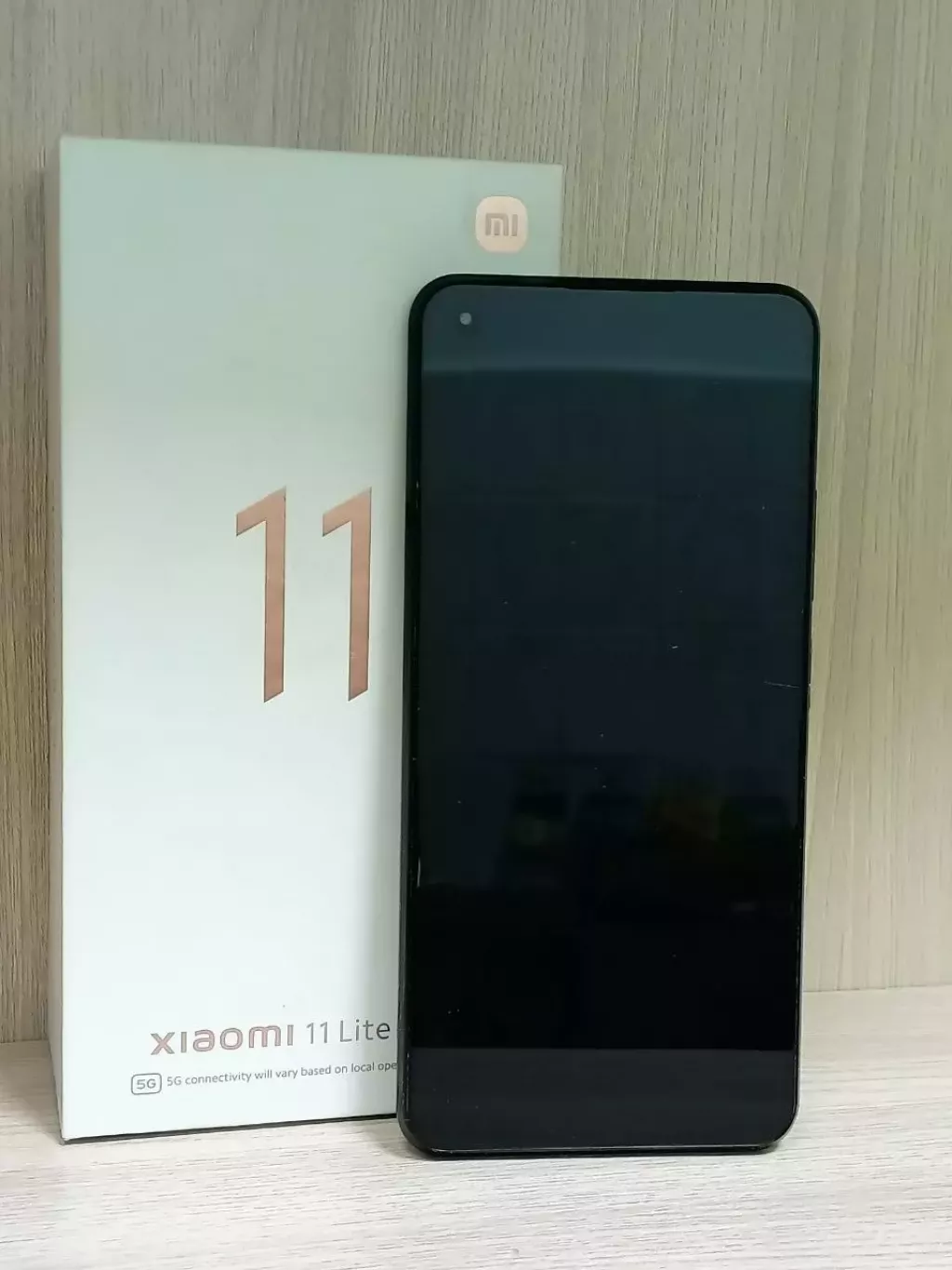 Продам Xiaomi Mi 11 Lite ( г. Астана, ул.Женис24) б/у купить по низкой цене  в Нур-Султане 5400