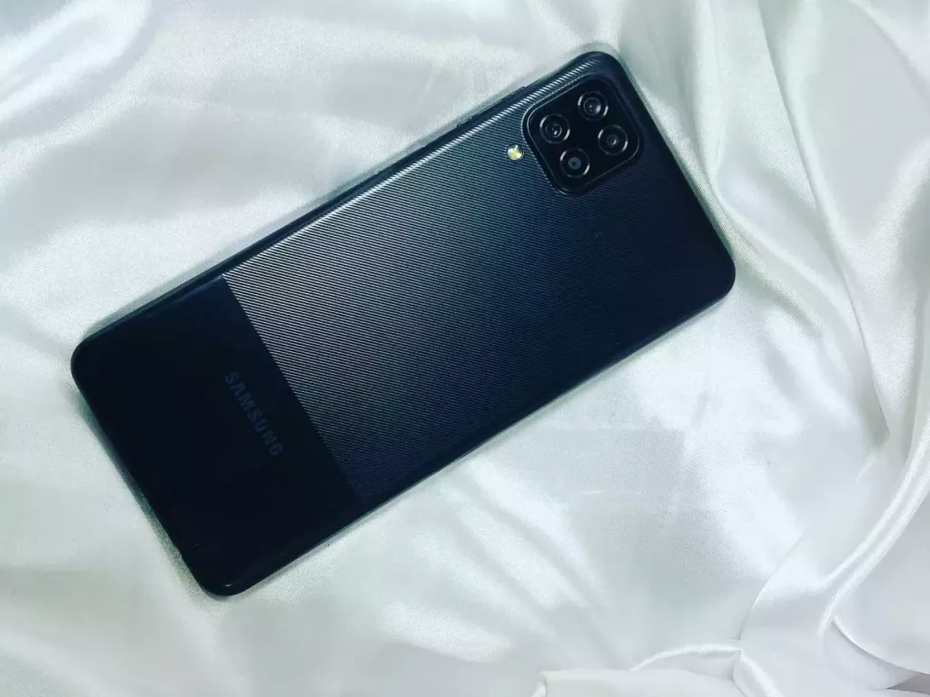 Купить б/у Samsung Galaxy А12-0