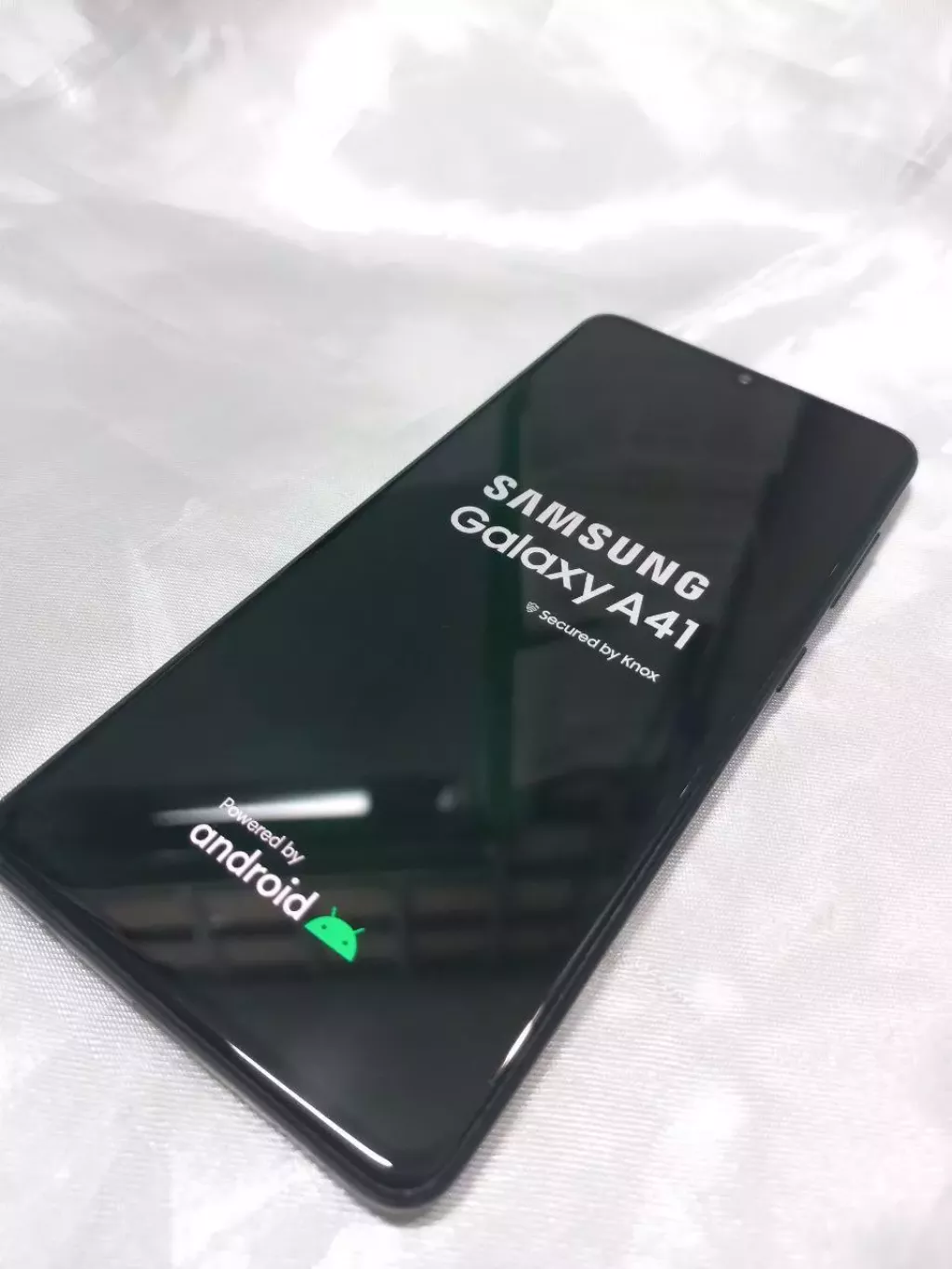 Купить б/у Samsung Galaxy A41-1