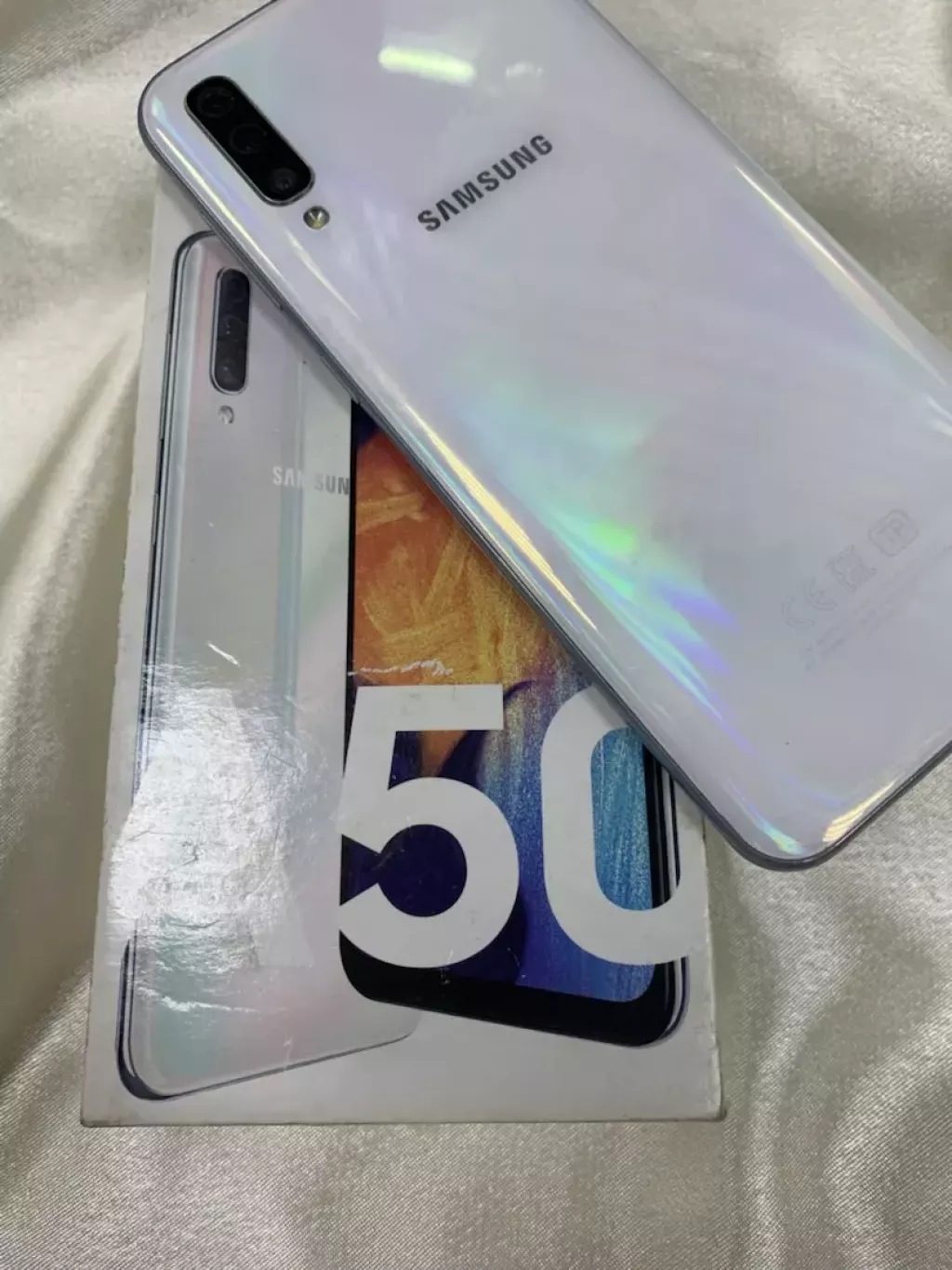 Купить б/у Samsung Galaxy A50-0