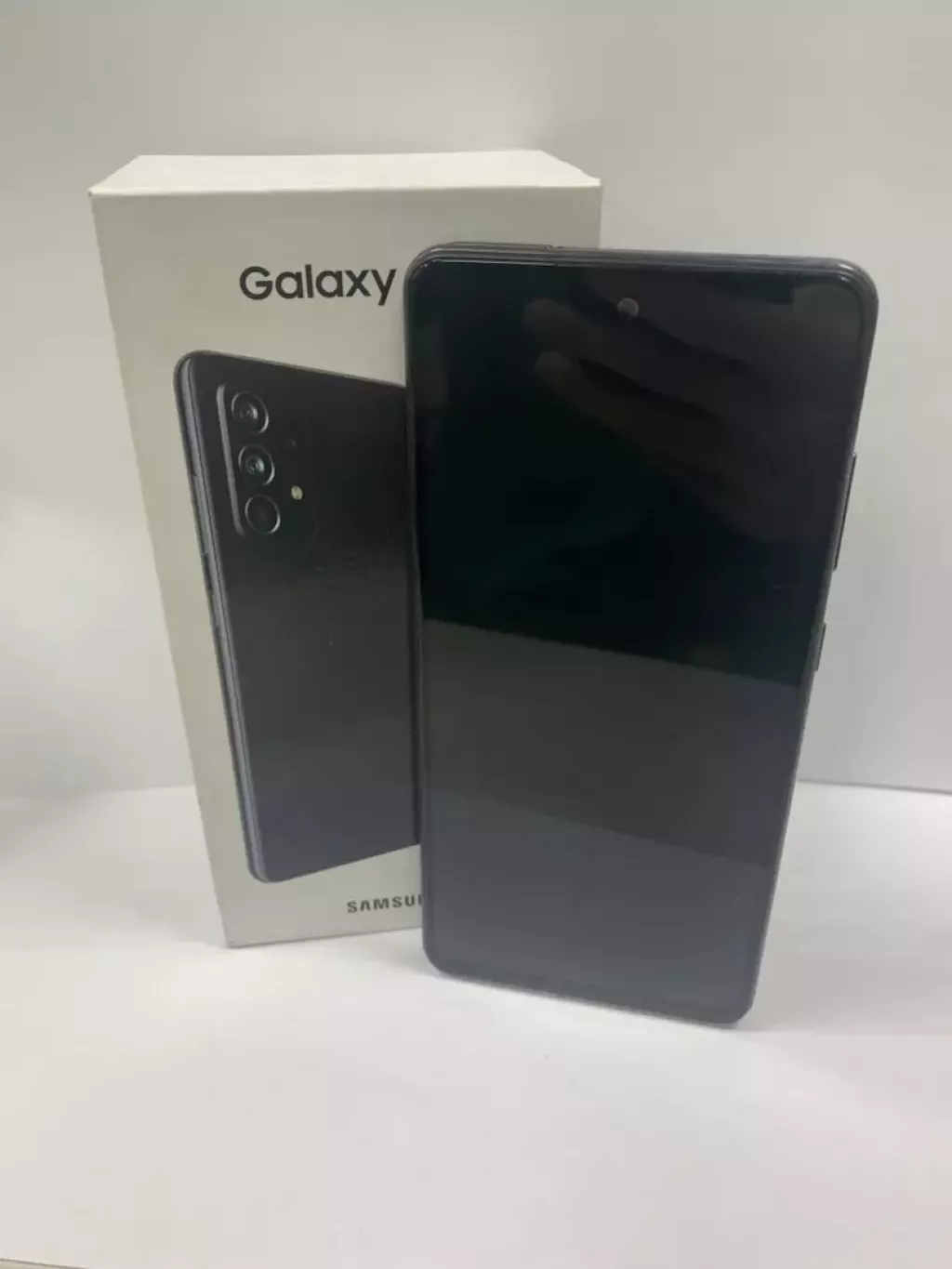 Купить б/у Samsung Galaxy A52-1