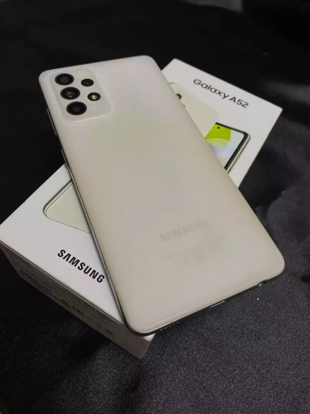 Купить б/у  Samsung Galaxy A52-0