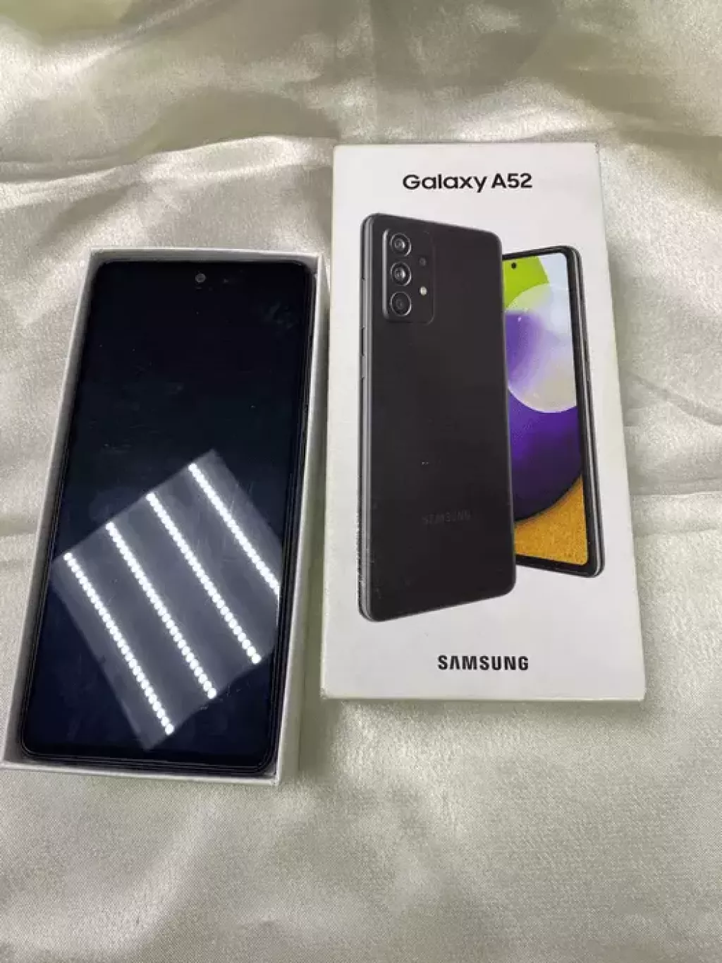 Купить б/у Samsung Galaxy A52-0
