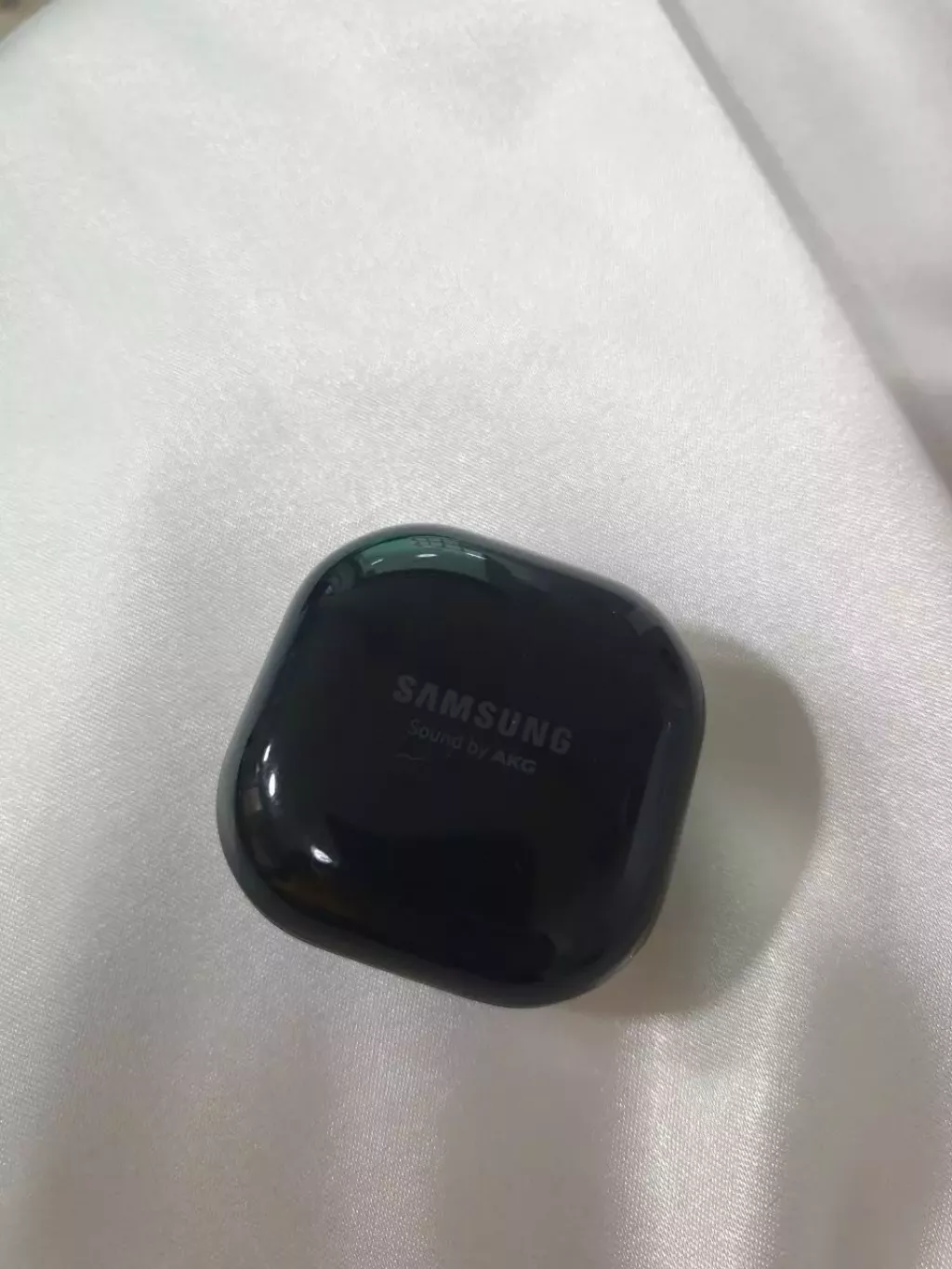 Купить б/у Samsung Galaxy Buds Live-1