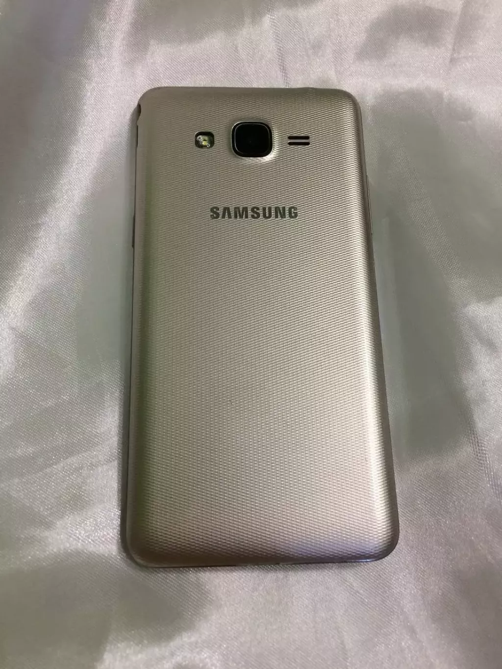 Купить б/у Samsung Galaxy J2-0