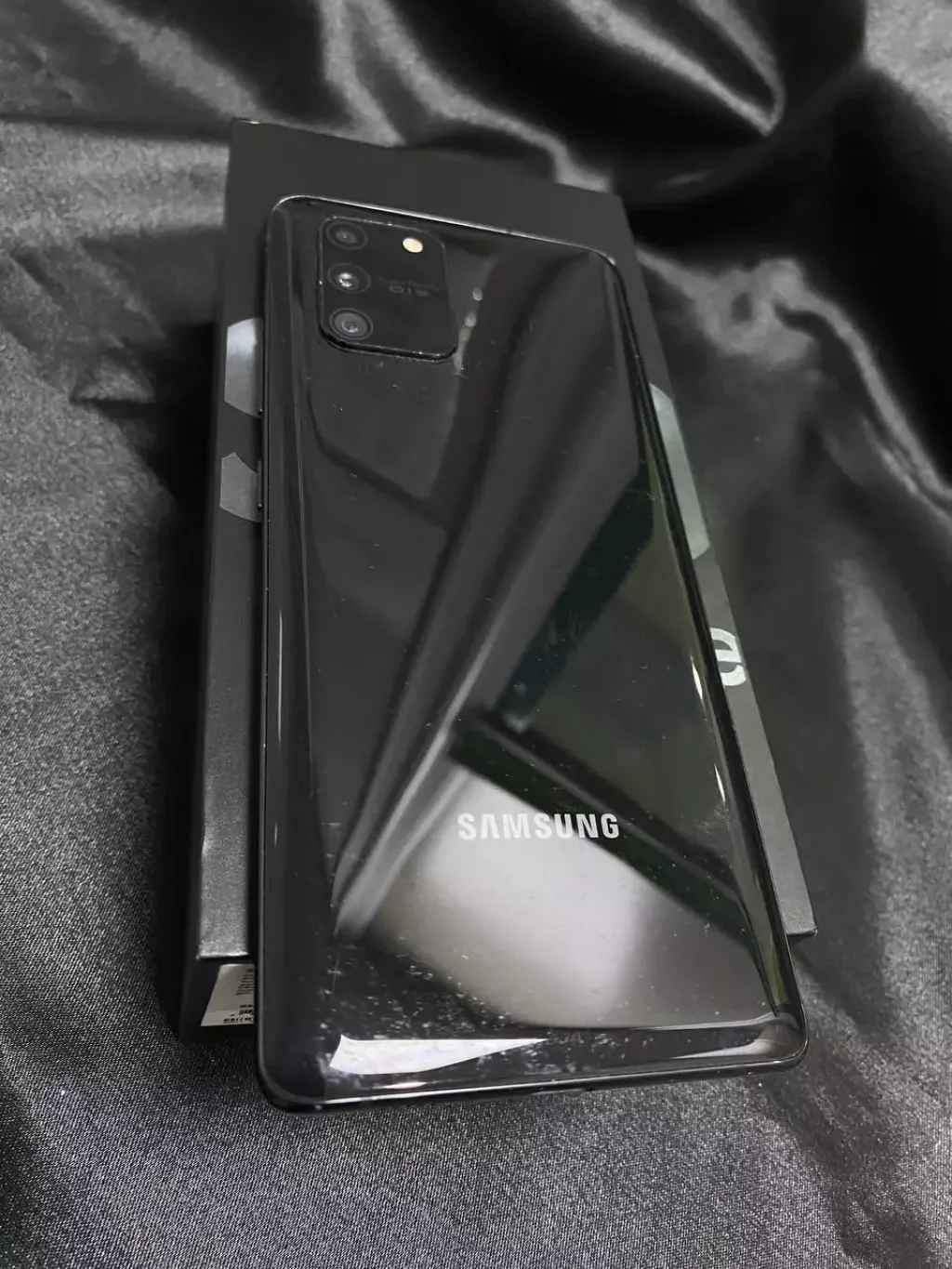 Купить б/у  Samsung Galaxy S10 Lite-0