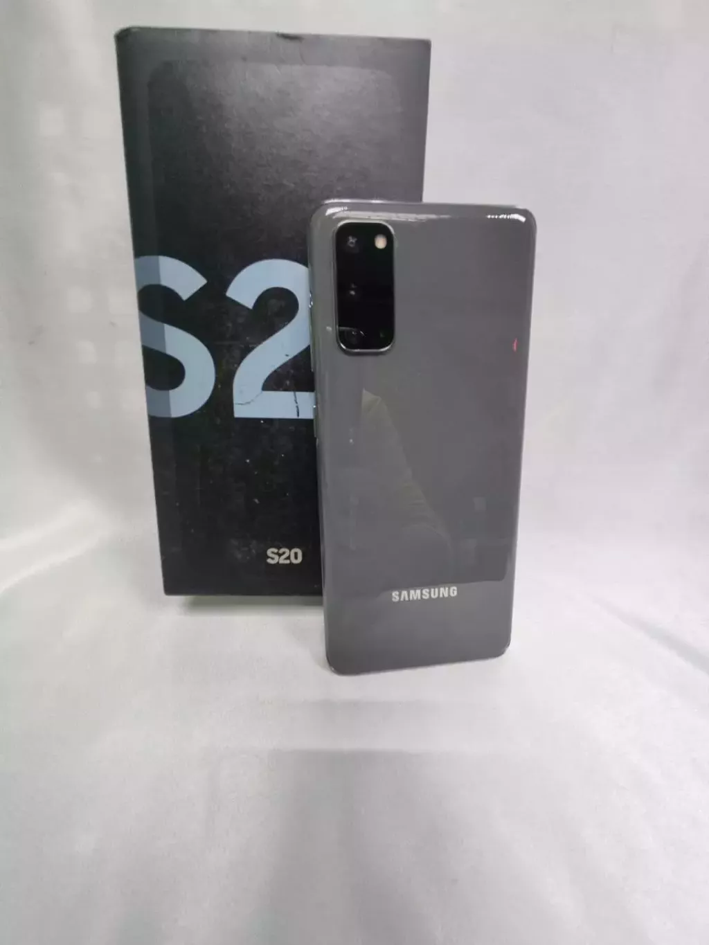 Купить б/у Samsung Galaxy S20 128 gb-0