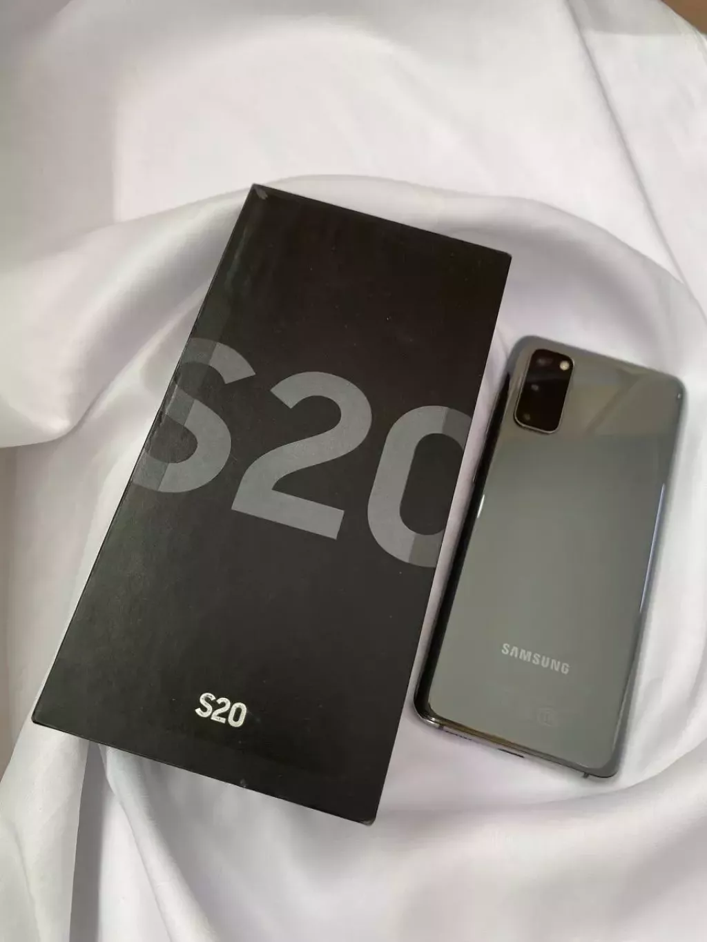 Купить б/у Samsung Galaxy S20 128 ГБ-2