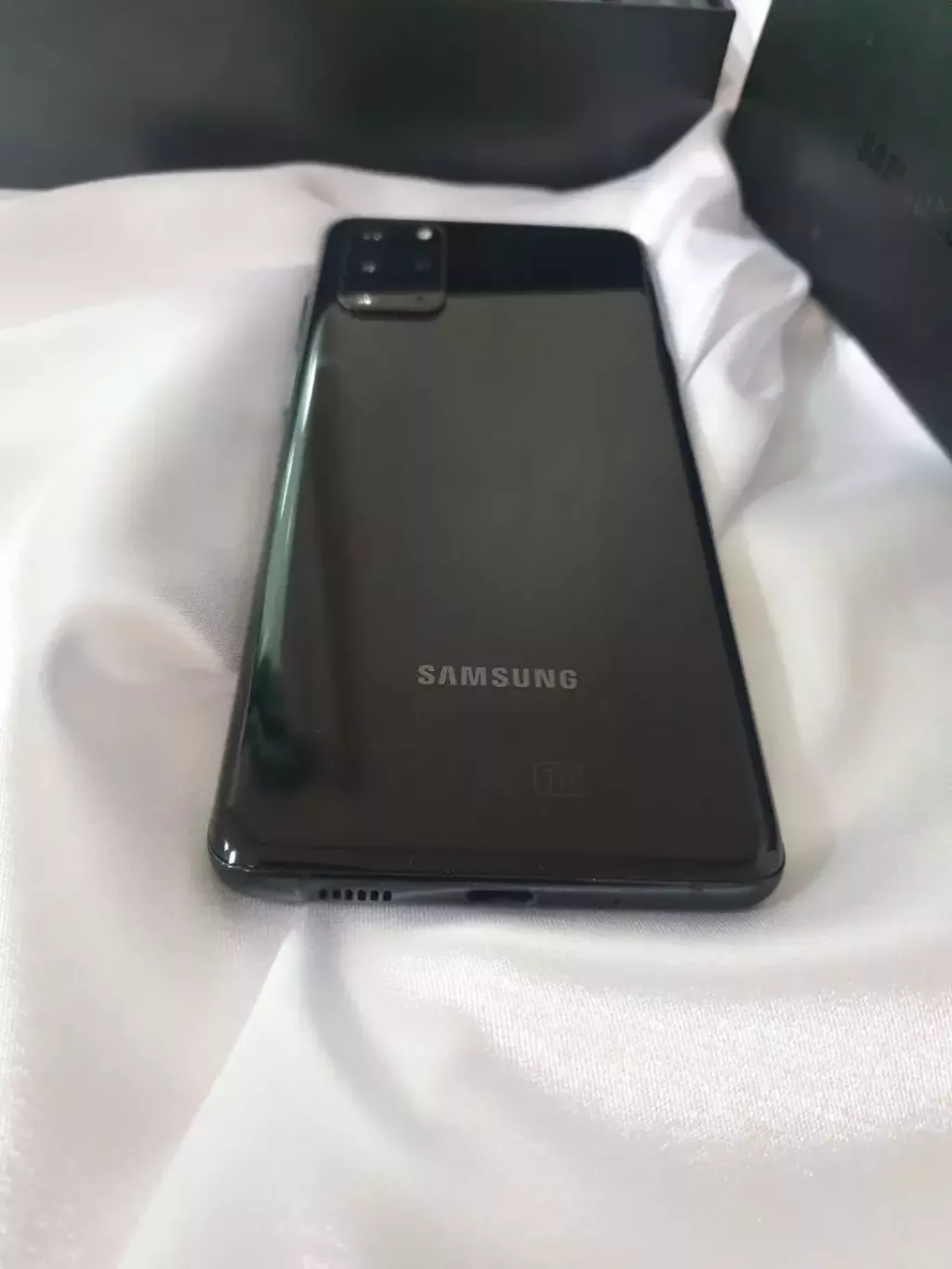 Купить б/у Samsung Galaxy S20+-2