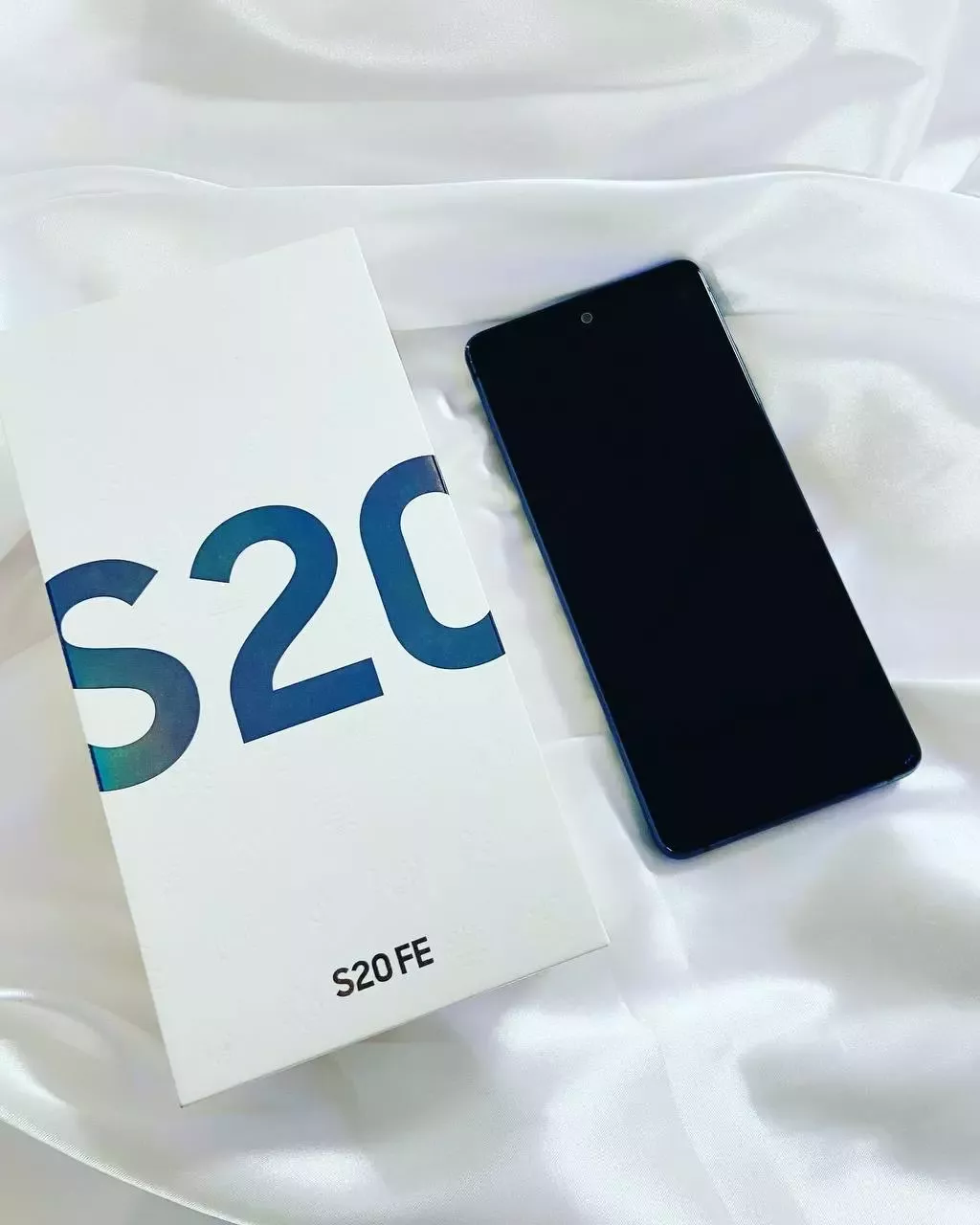 Купить б/у Samsung Galaxy S20 FE-1