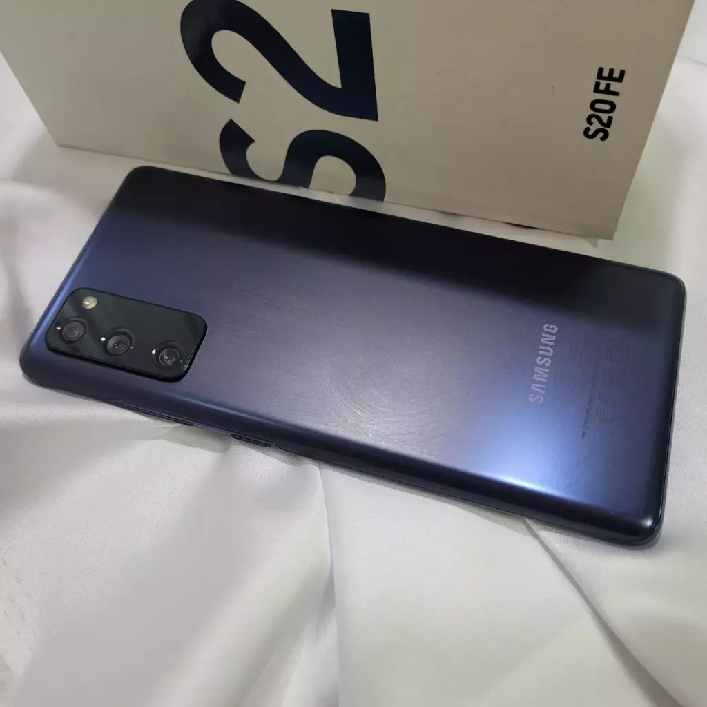 Купить б/у Samsung Galaxy S20 FE-0