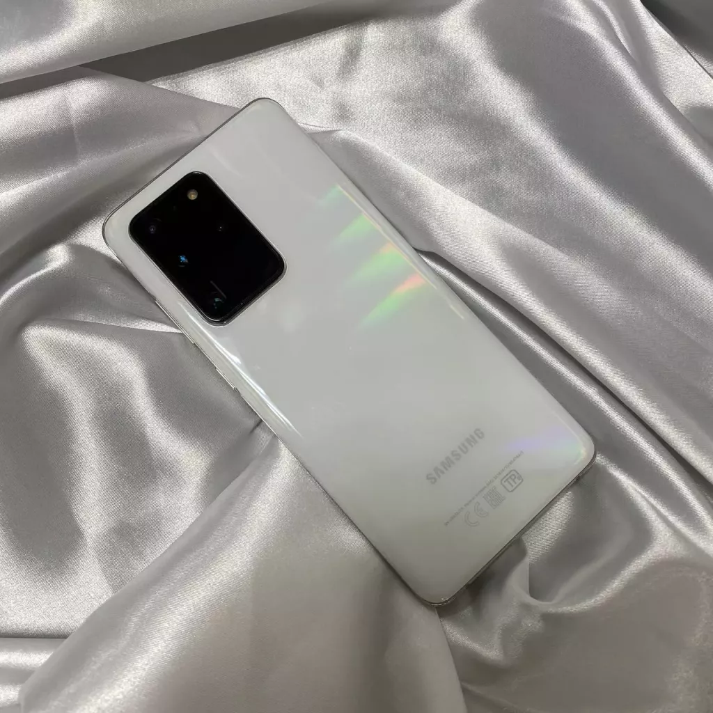 Купить б/у Samsung Galaxy S20 Ultra-1