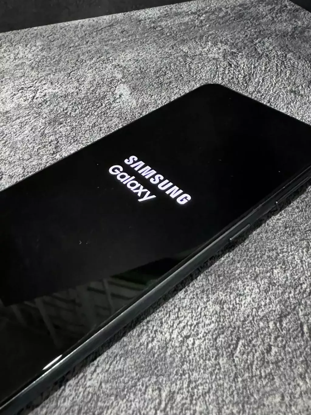 Купить б/у Samsung Galaxy S21 128 гб-3