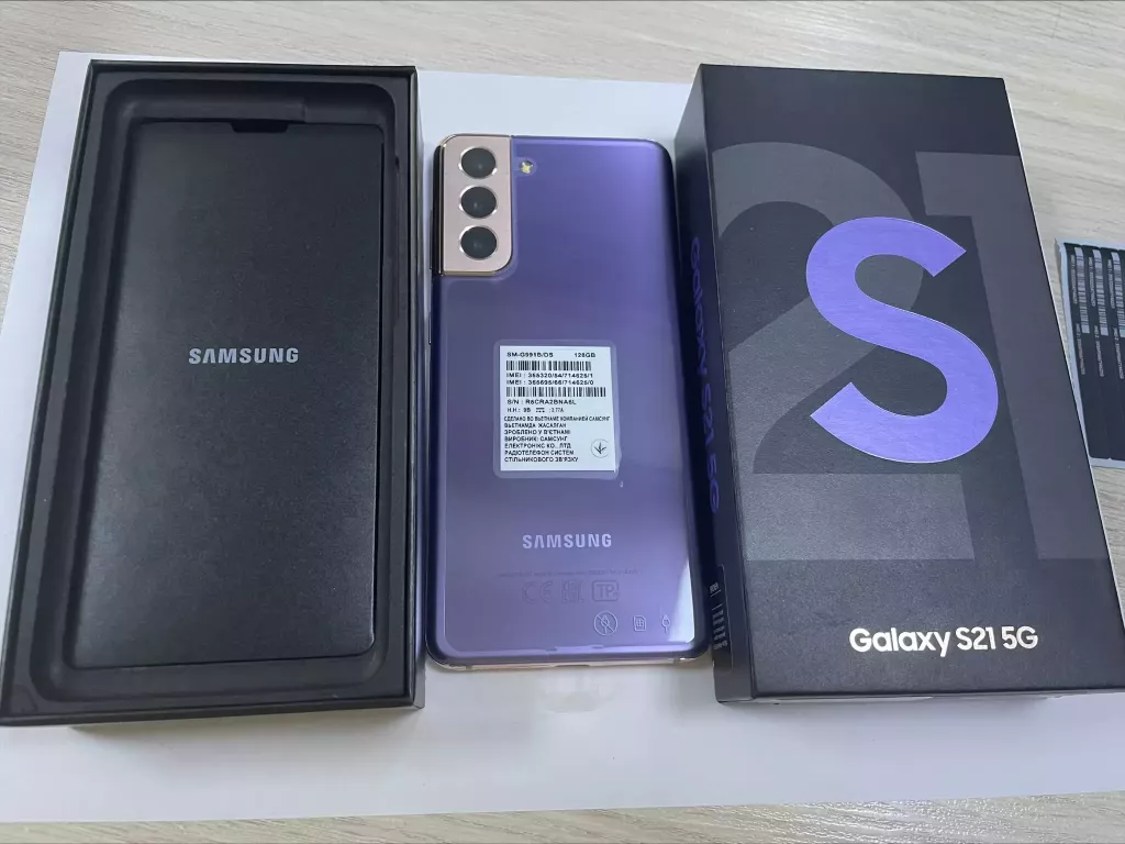 Купить б/у Samsung Galaxy S21-0