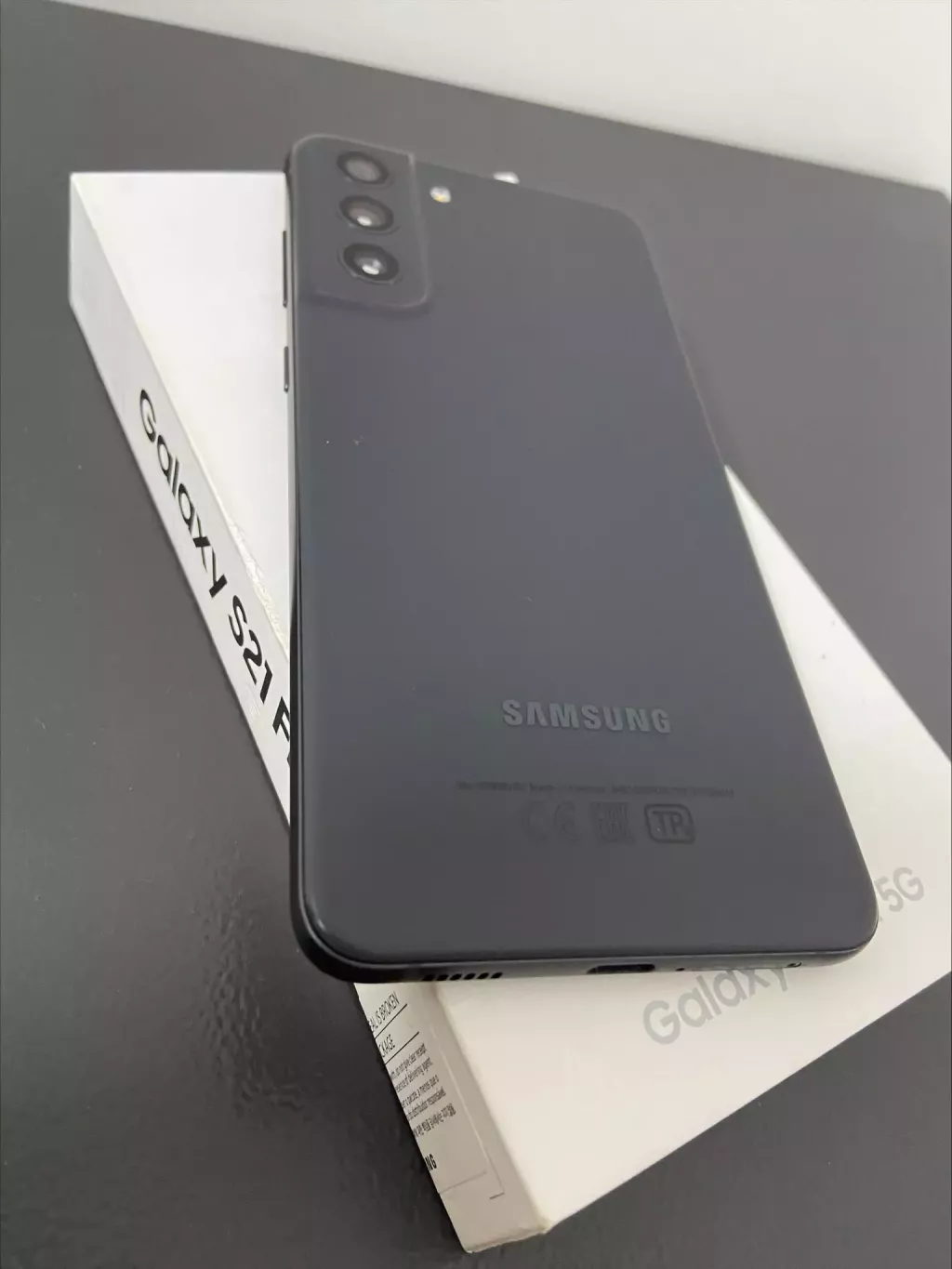 Купить б/у Samsung Galaxy S21 FE-0