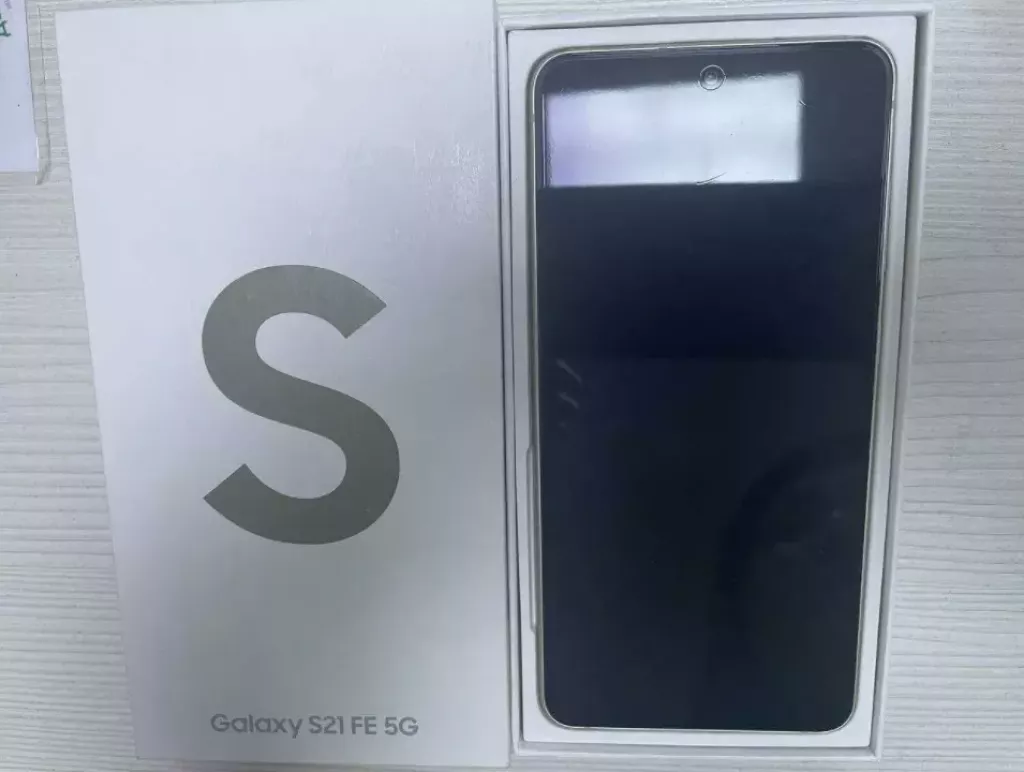 Купить б/у Samsung Galaxy S21 FE ( Жезказган )-1
