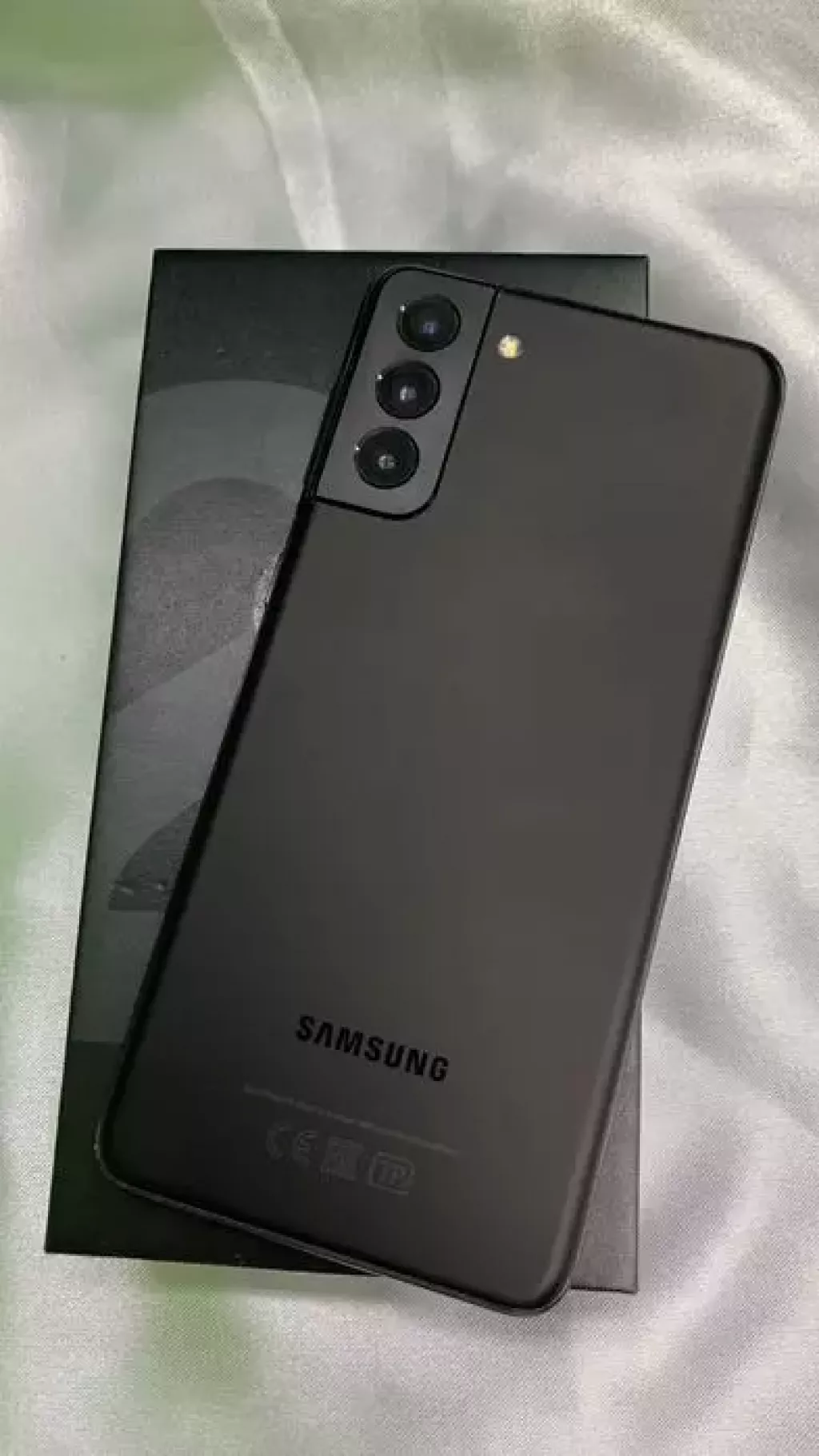Купить б/у Samsung Galaxy S21 Plus-0