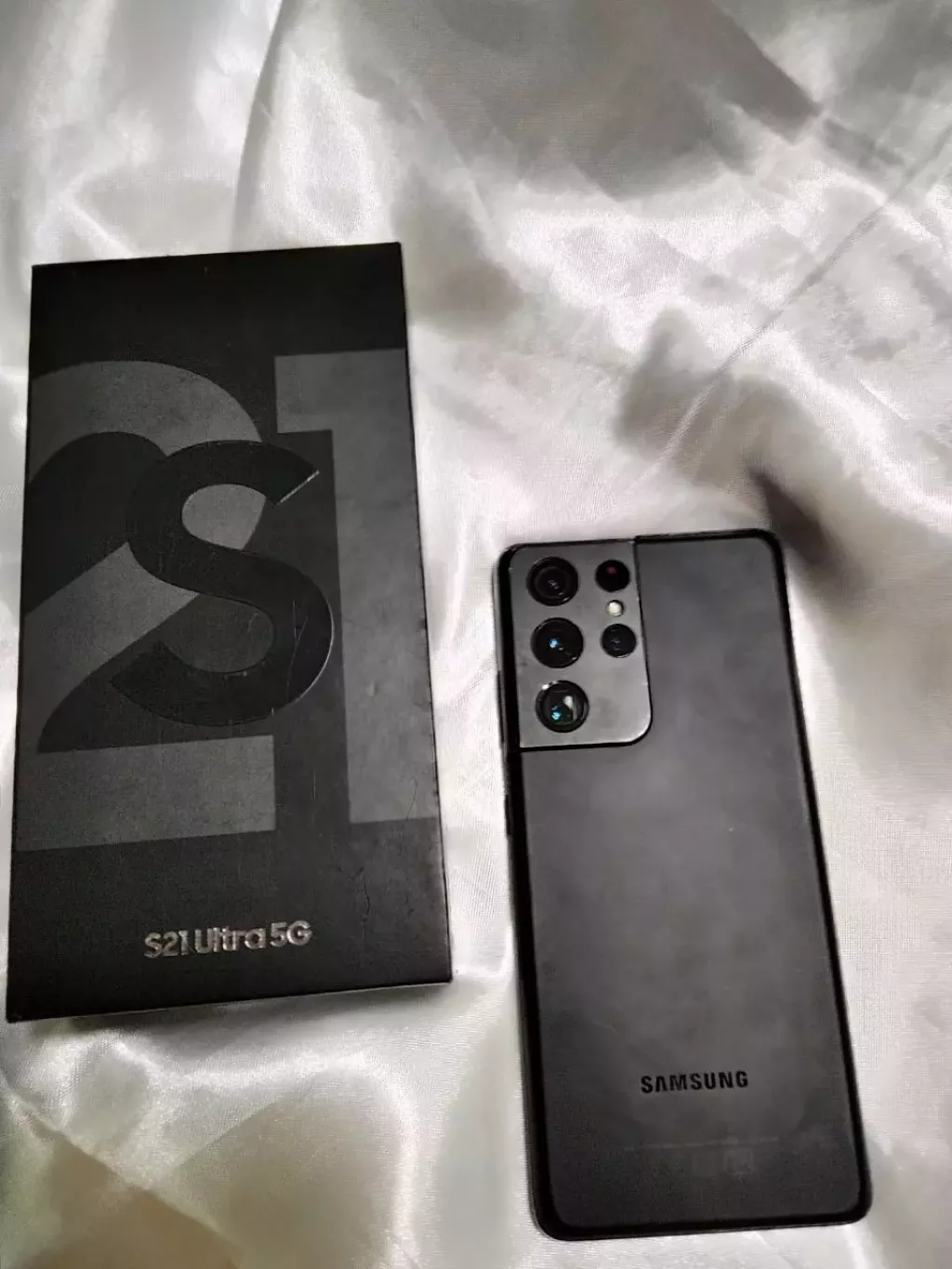 Купить б/у Samsung Galaxy S21 Ultra-0