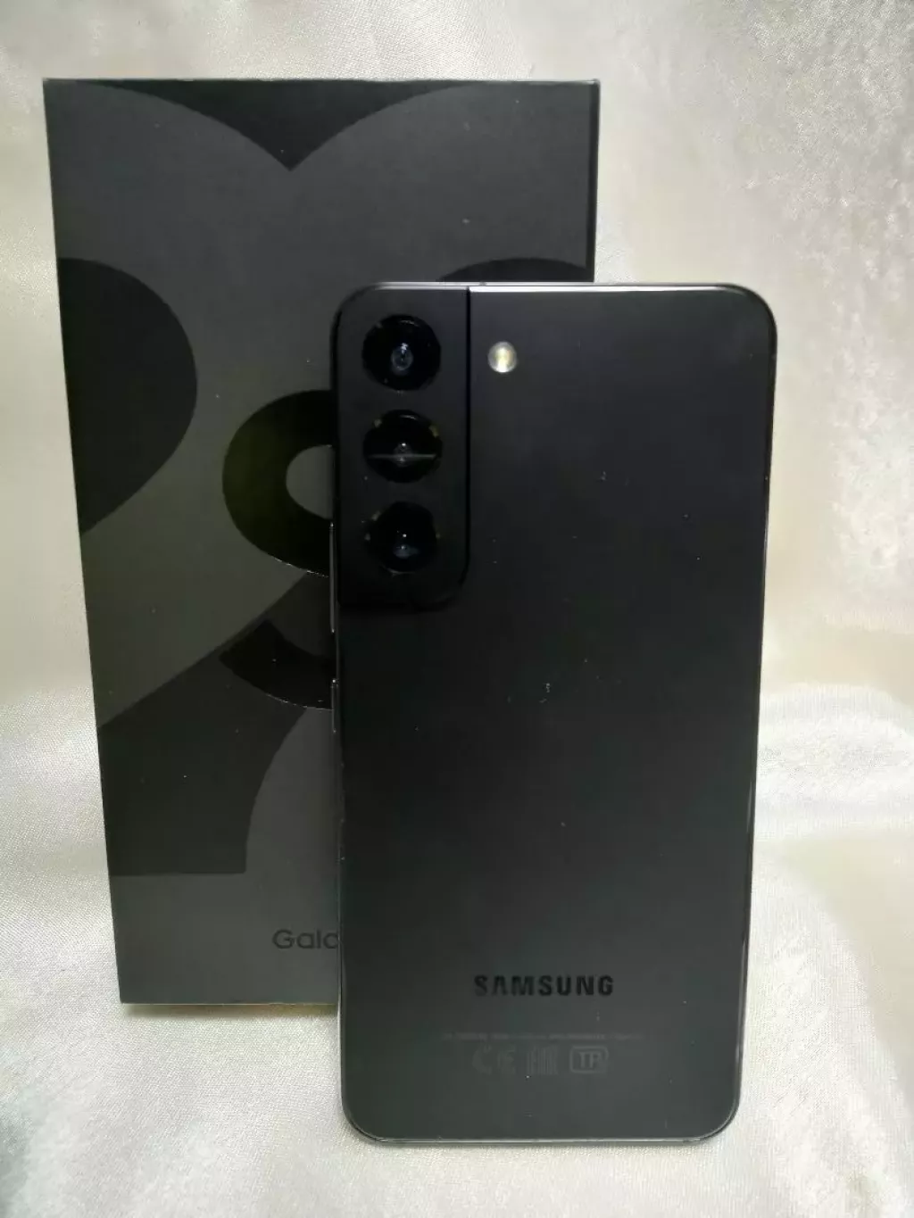 Купить б/у Samsung Galaxy S22-0