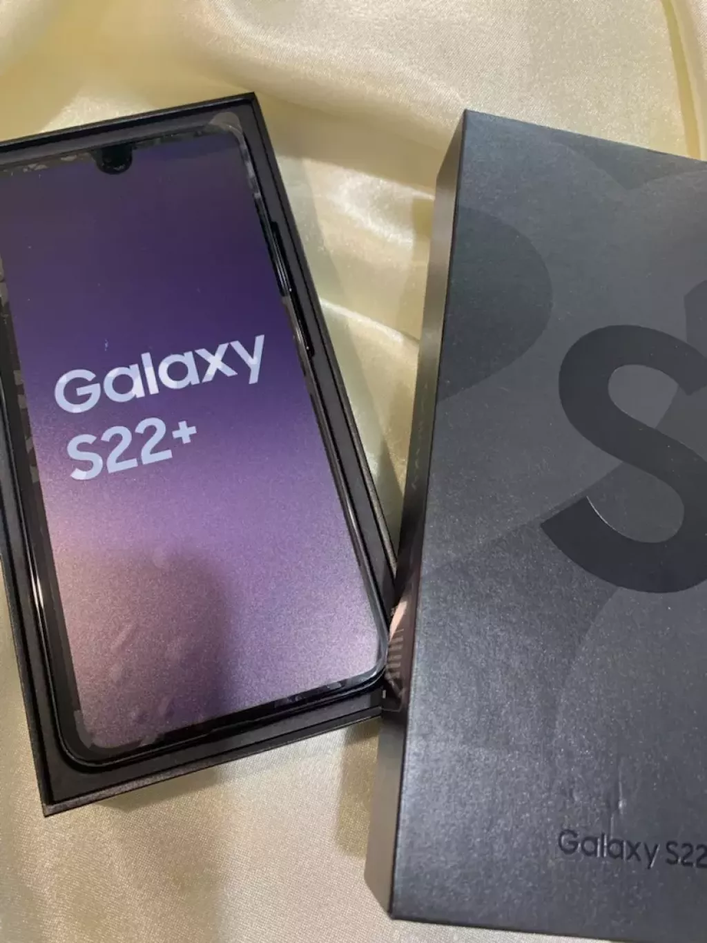 Купить б/у Samsung Galaxy S22 Ultra -1