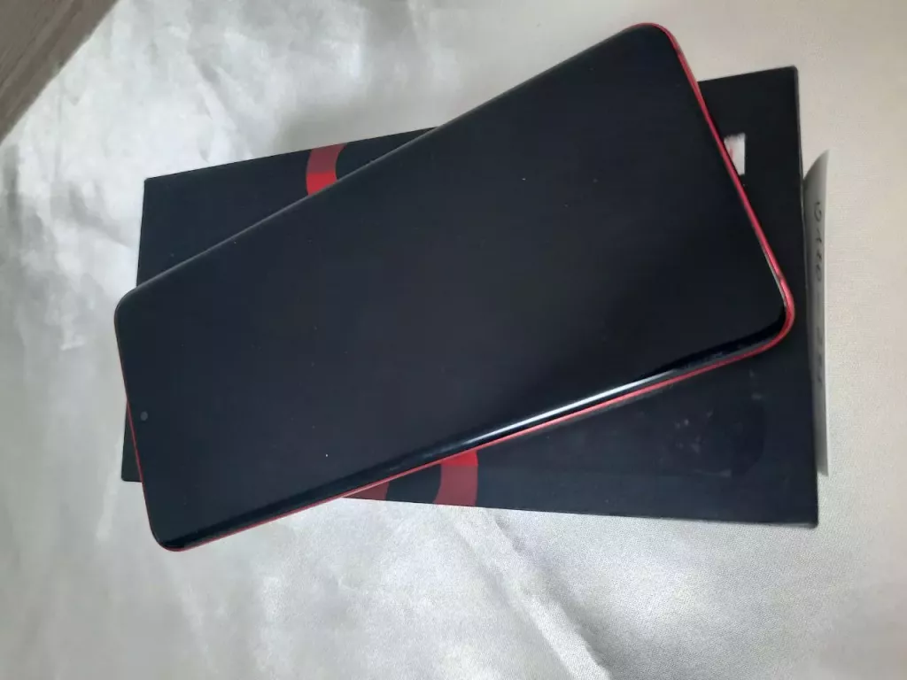 Купить б/у Samsung S20-1