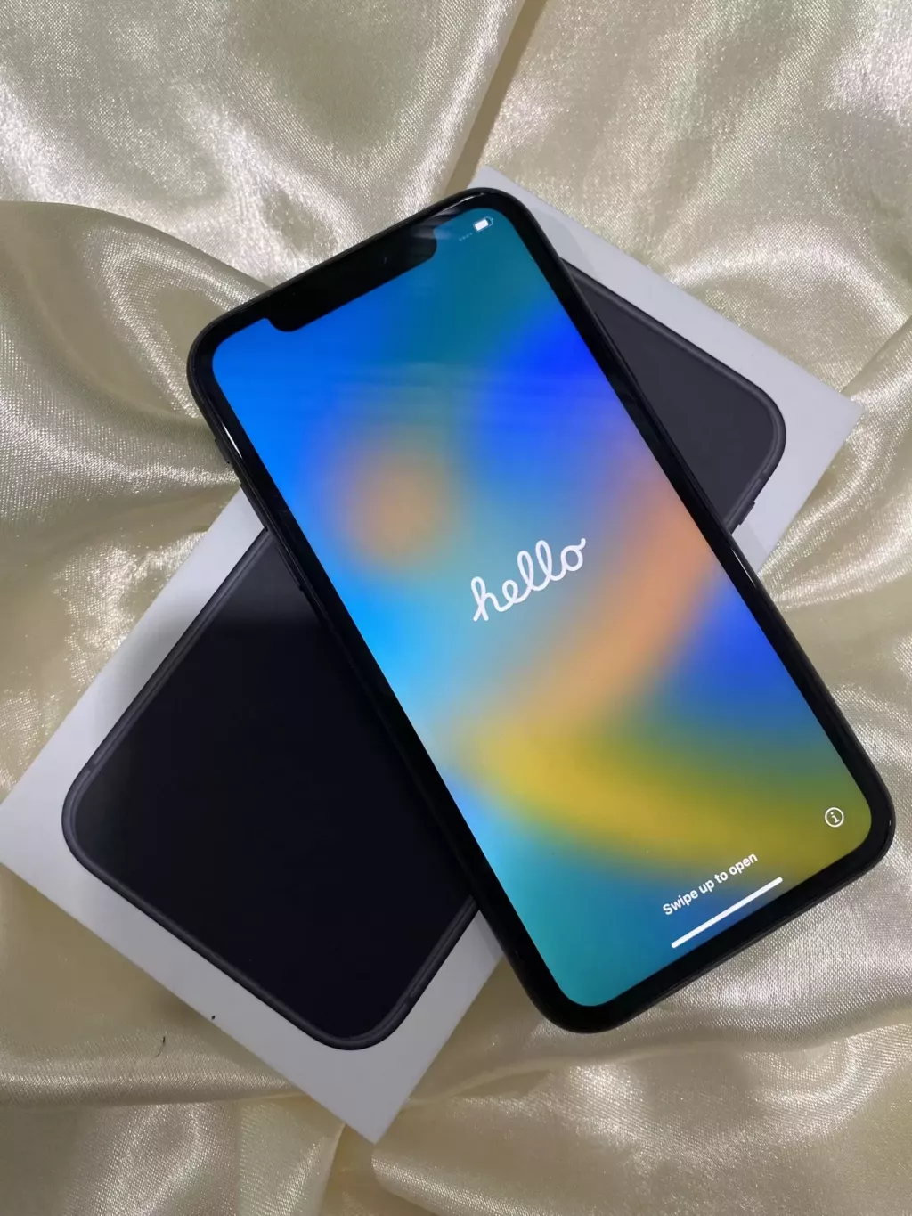 Купить б/у Смартфон Apple iPhone 11 64 GB-0