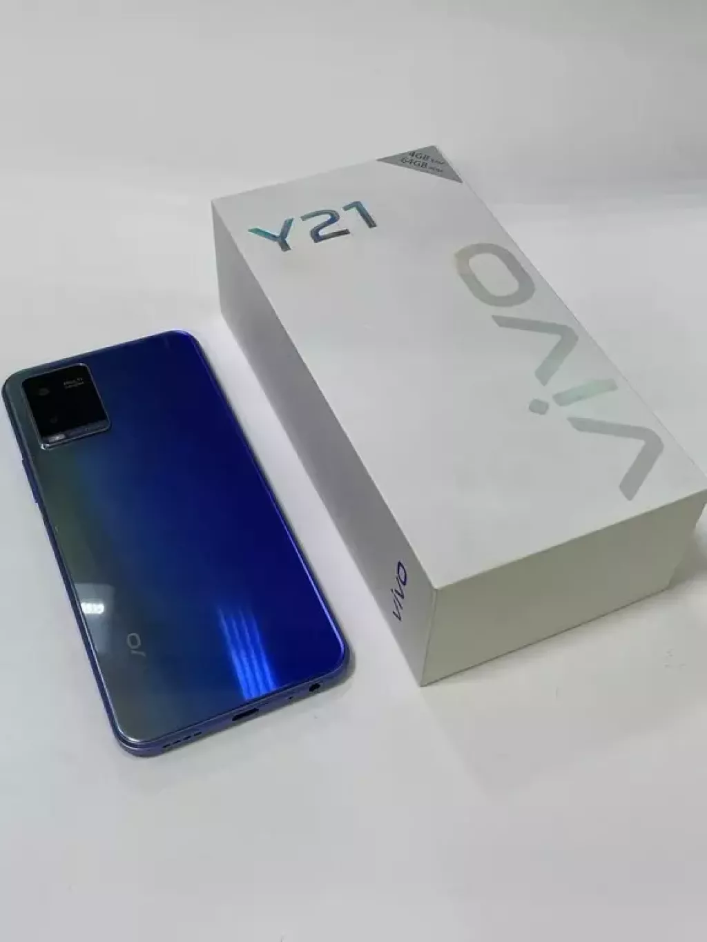 Купить б/у Смартфон Vivo Y21-0