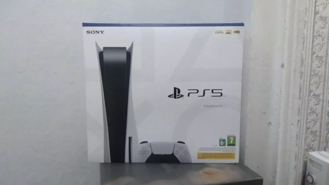 Купить б/у Sony PlayStation 5 CFI-1208A-0