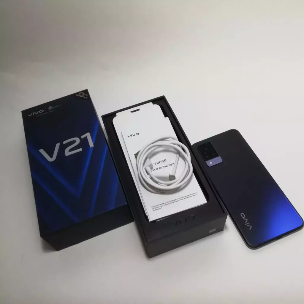 Купить б/у Телефон Vivo V21-2