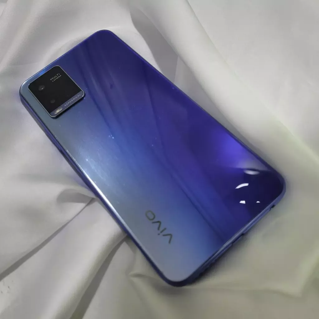 Купить б/у Vivo Y21-0