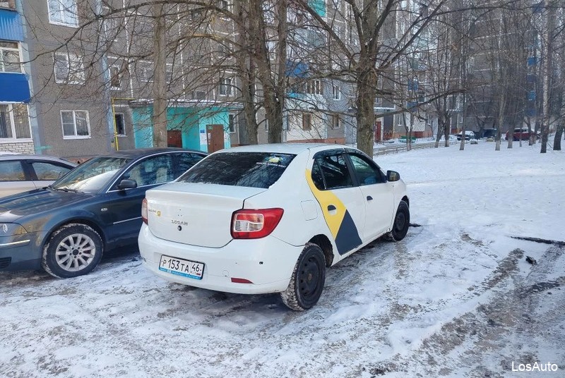 Renault Logan 1.6 MT, 2018, 400 км