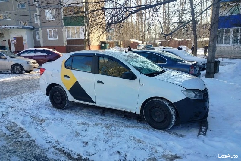 Renault Logan 1.6 MT, 2018, 400 км
