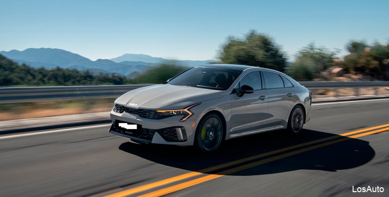 Kia K5 2.0 AT 2025