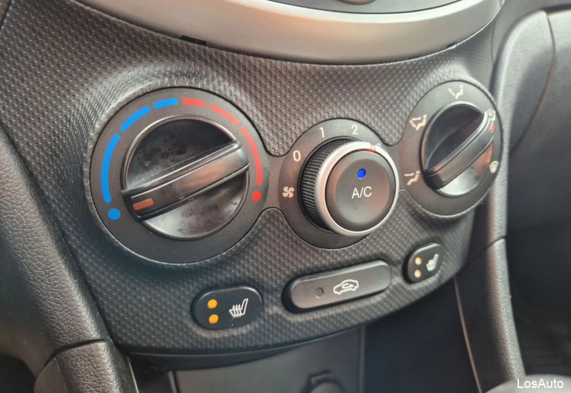 Hyundai Solaris 1.4 AT, 2013, 210999 км