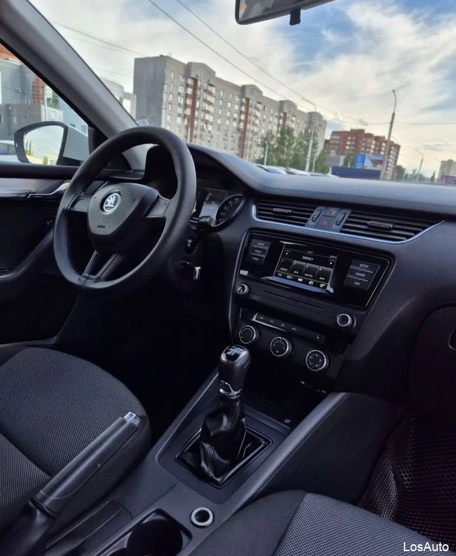 Skoda Octavia 1.6 MT, 2016, 130502 км