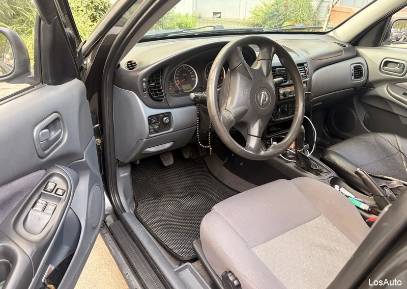 Nissan Almera MT, 2004, 15000 км
