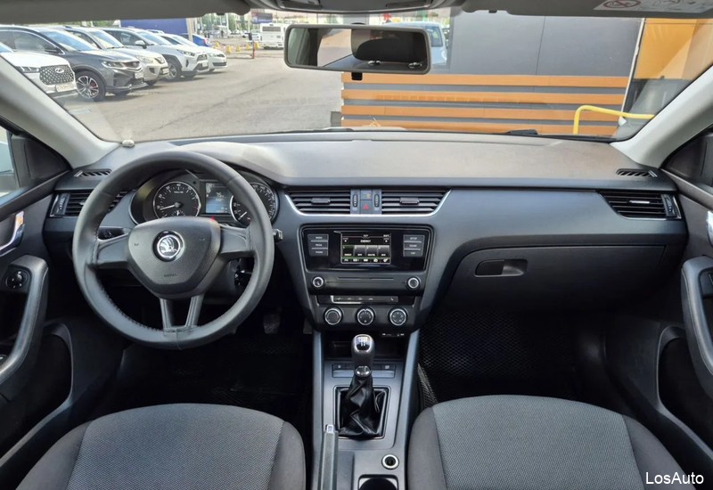 Skoda Octavia 1.6 MT, 2016, 130502 км