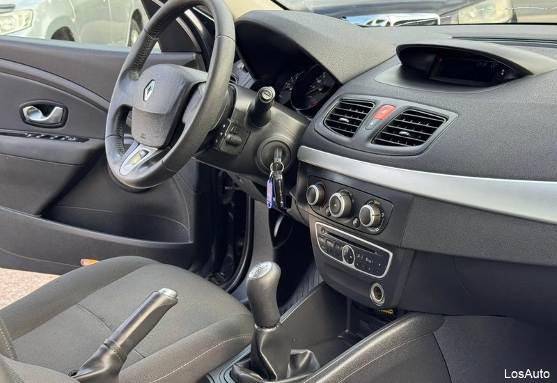 Renault Fluence 1.6 MT, 2011, 104982 км