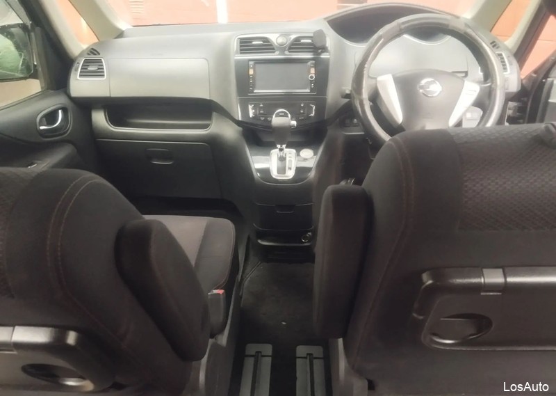 Nissan Serena 2.0 CVT, 2013, 131145 км