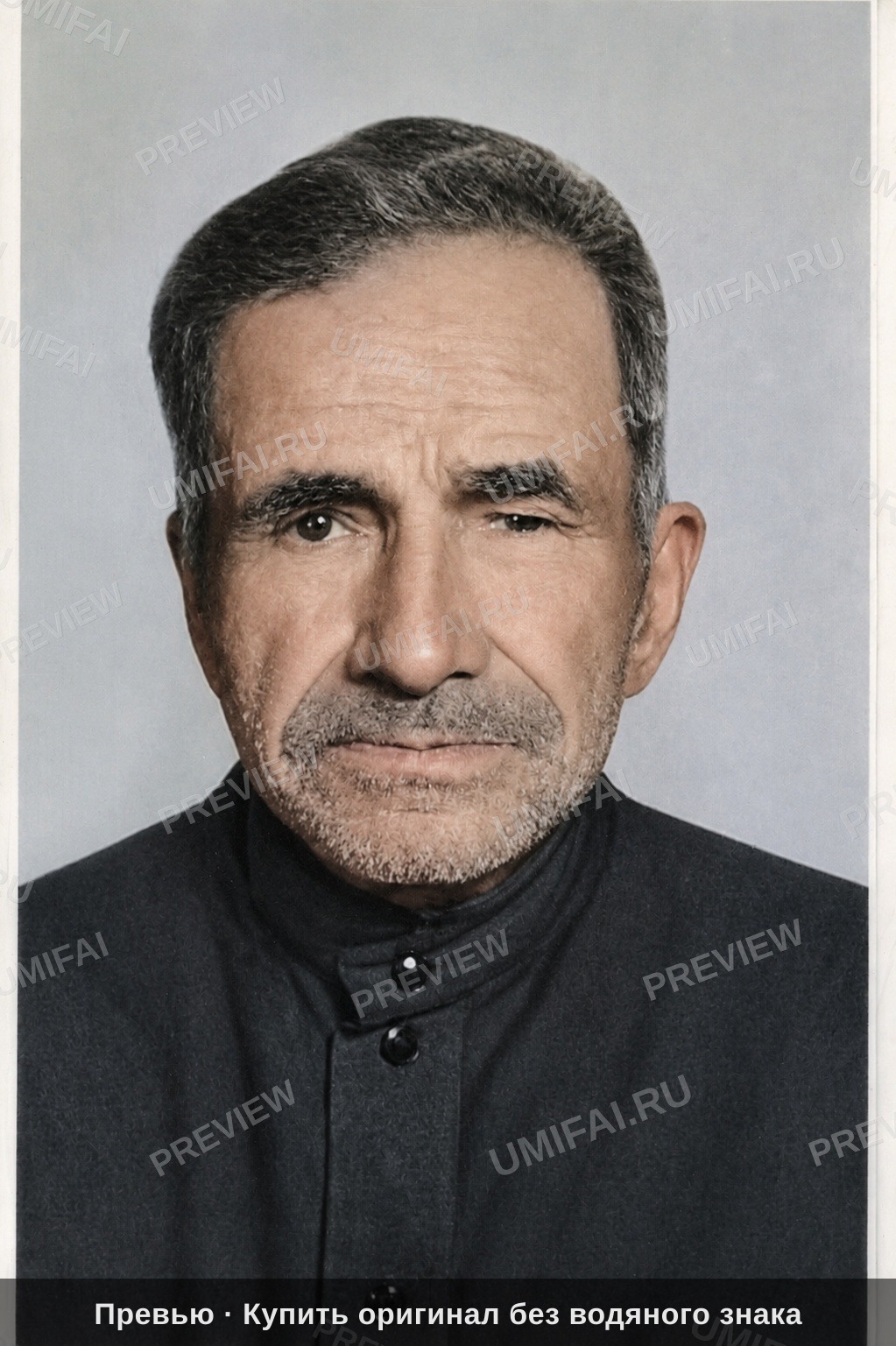 Промт для бережной реставрации архивных черно-белых снимков