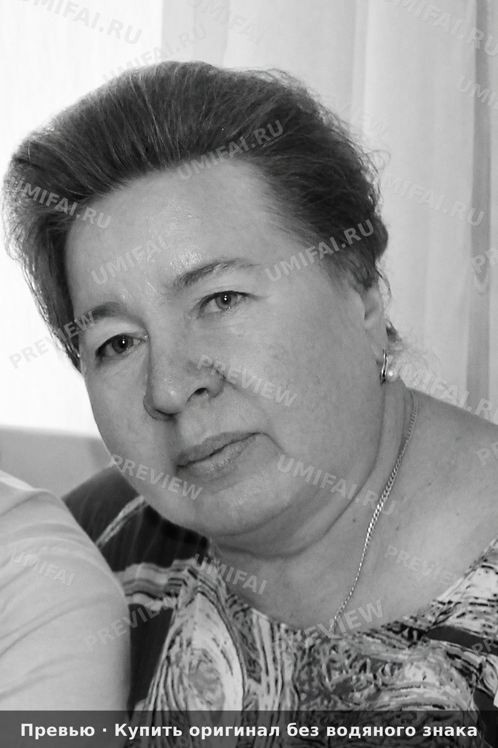 Промт для реставрации архивного снимка без изменения цвета и лиц
