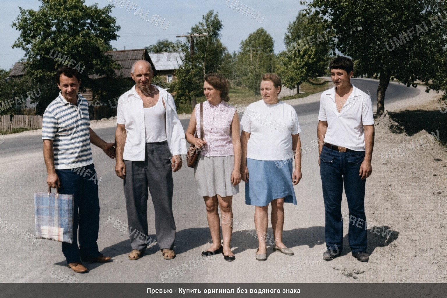 Промт для реставрации и очистки архивных портретных фотографий